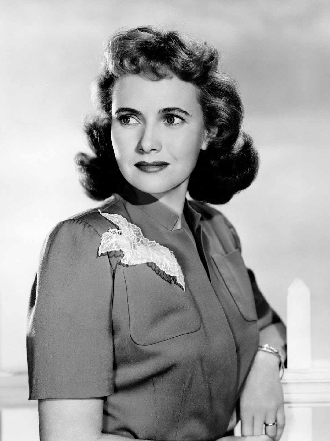 explore teresa wright filmography verizon fios tv explore teresa wright filmography verizon fios tv